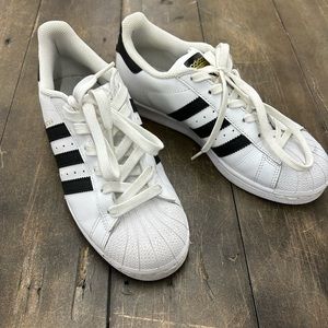 women’s superstar adidas